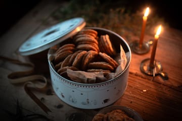 Pojemnik na ciastka Julemorgen Story, 2 szt. - Biały-multi - Wik & Walsøe
