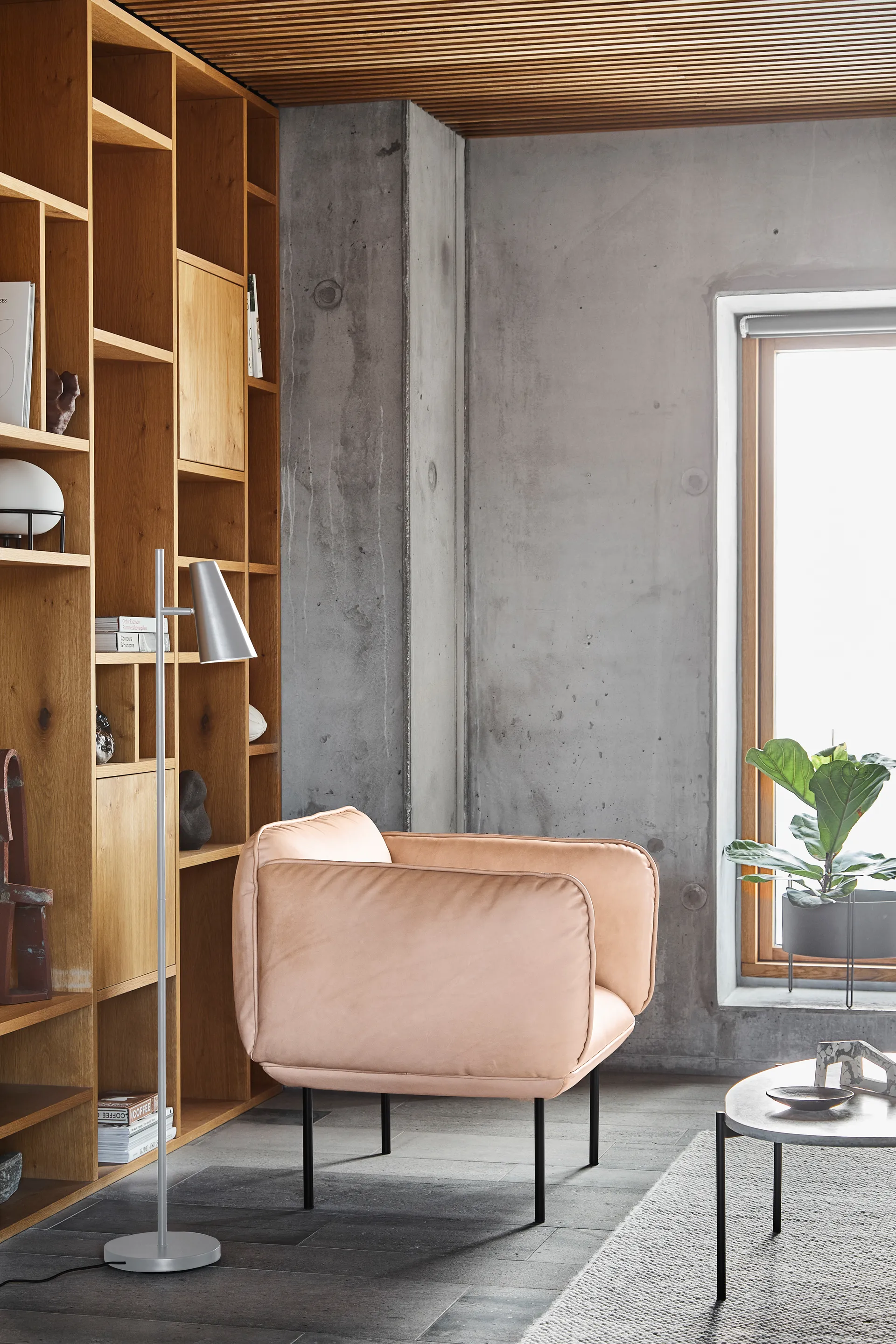 Cono lampa podłogowa, Satyna Woud