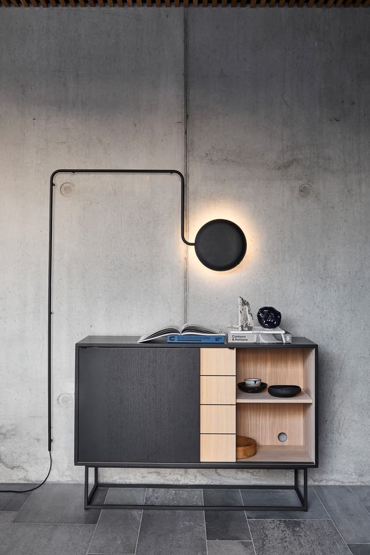 Lampa ścienna Mercury, Metal malowany na czarno Woud