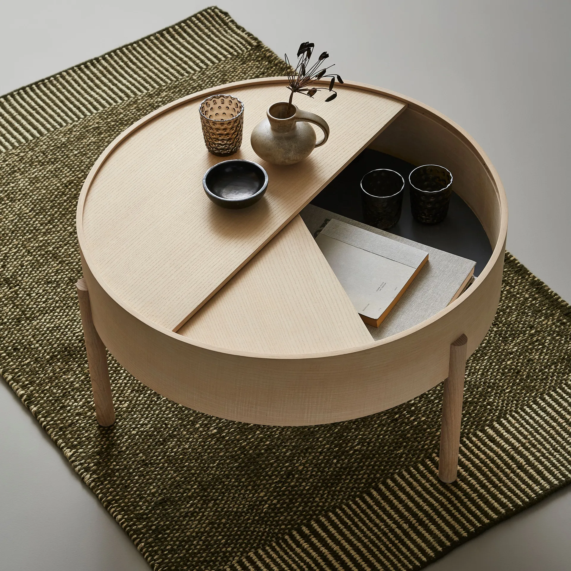 Stolik kawowy Arc Ø66 cm, dąb barwiony na biało Woud