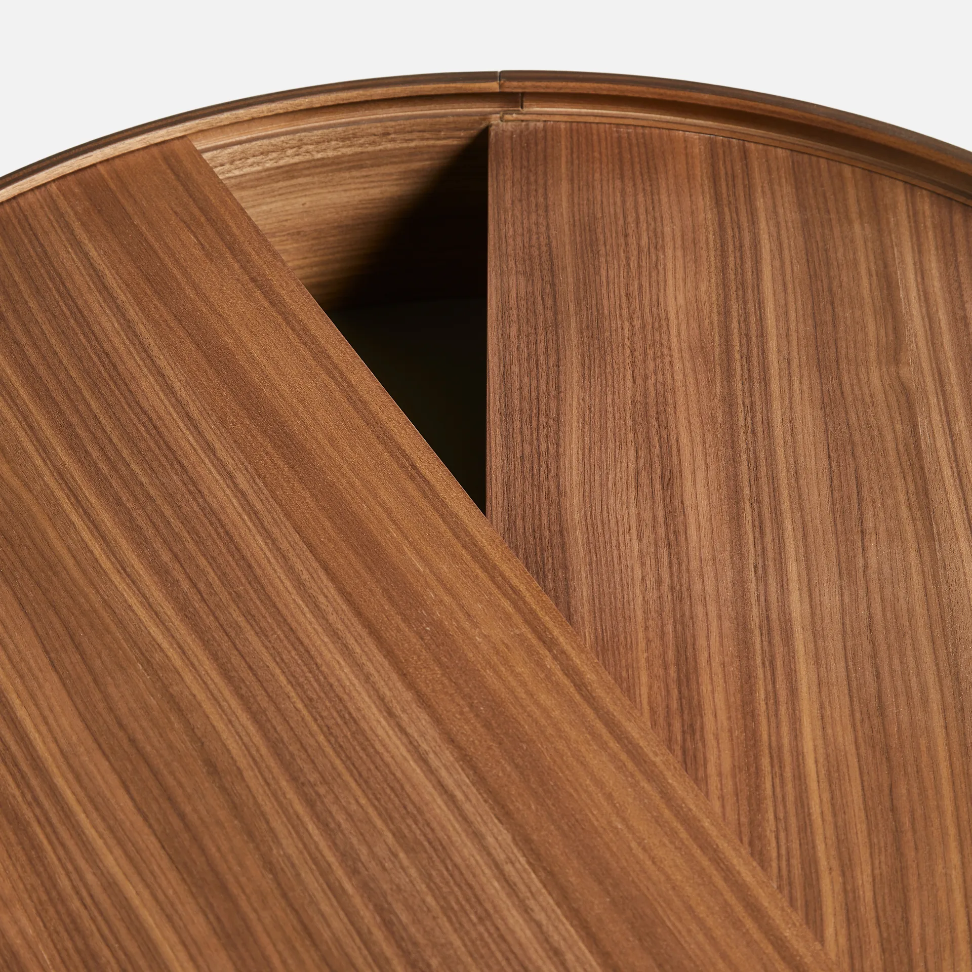 Stolik kawowy Arc Ø66 cm, Orzech włoski Woud