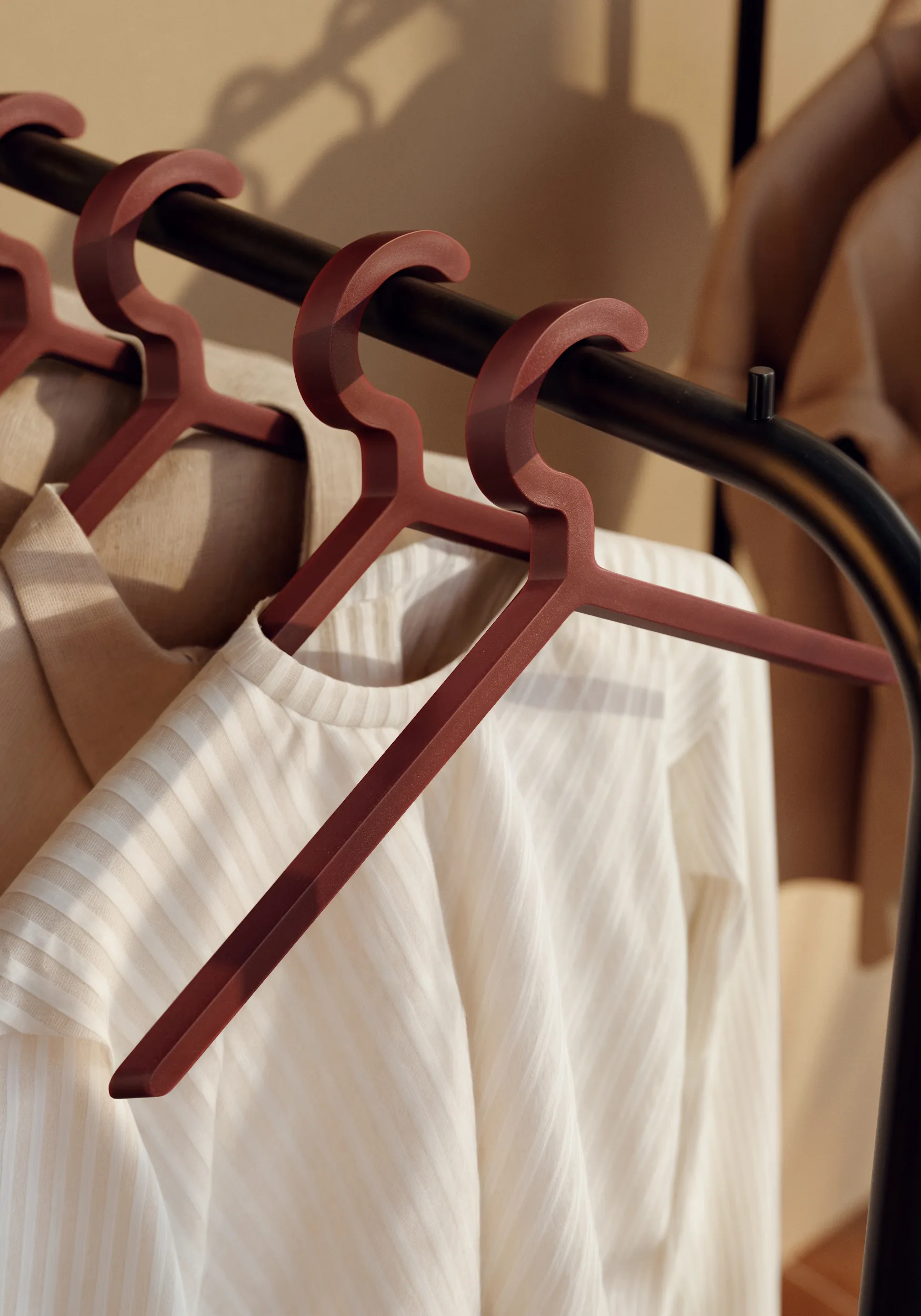 Wieszak Illusion, 3 szt., Deep red Woud