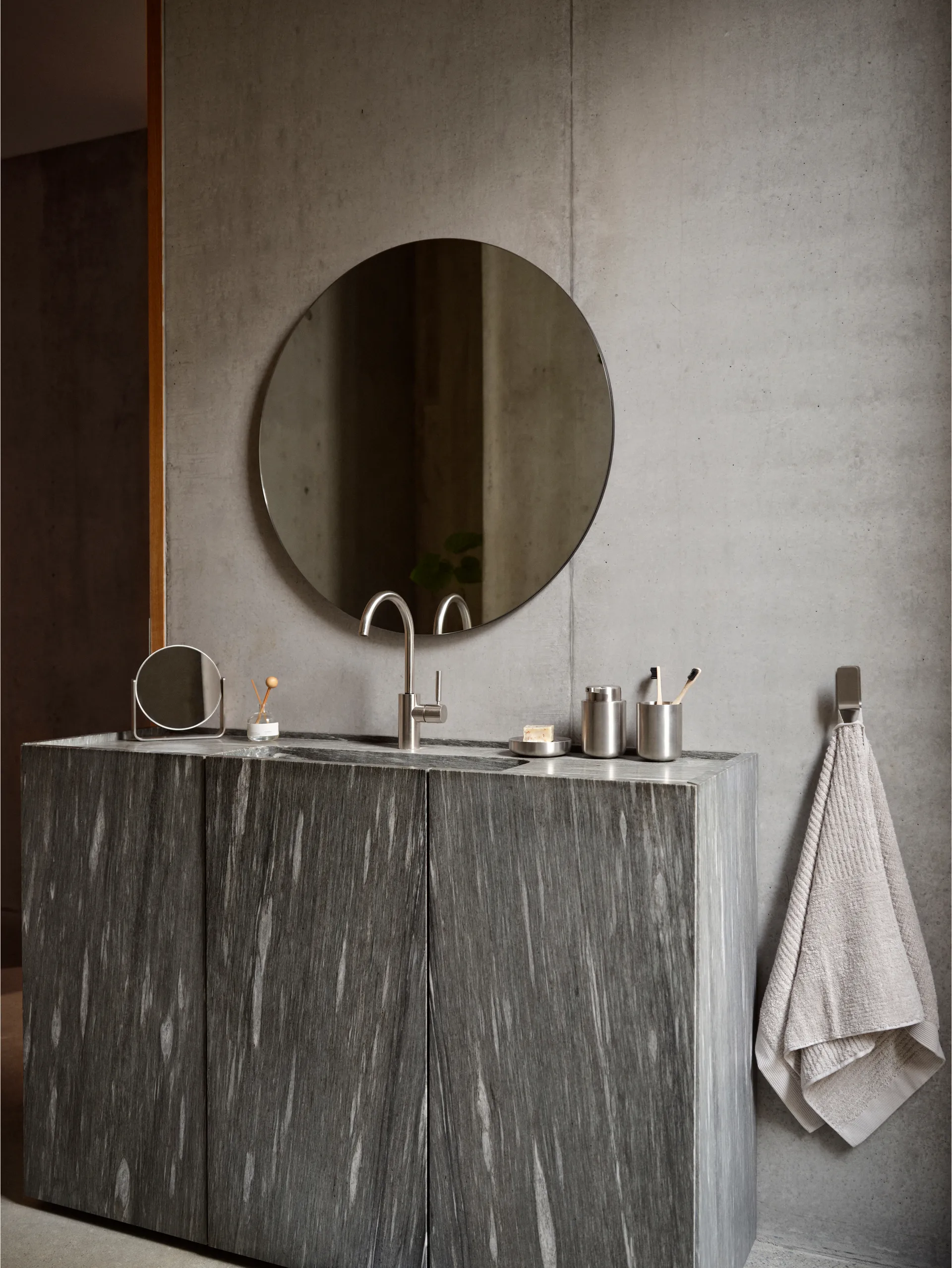 Lustro stołowe z powiększeniem 5x Ume 19x19,5 cm, Stal Zone Denmark