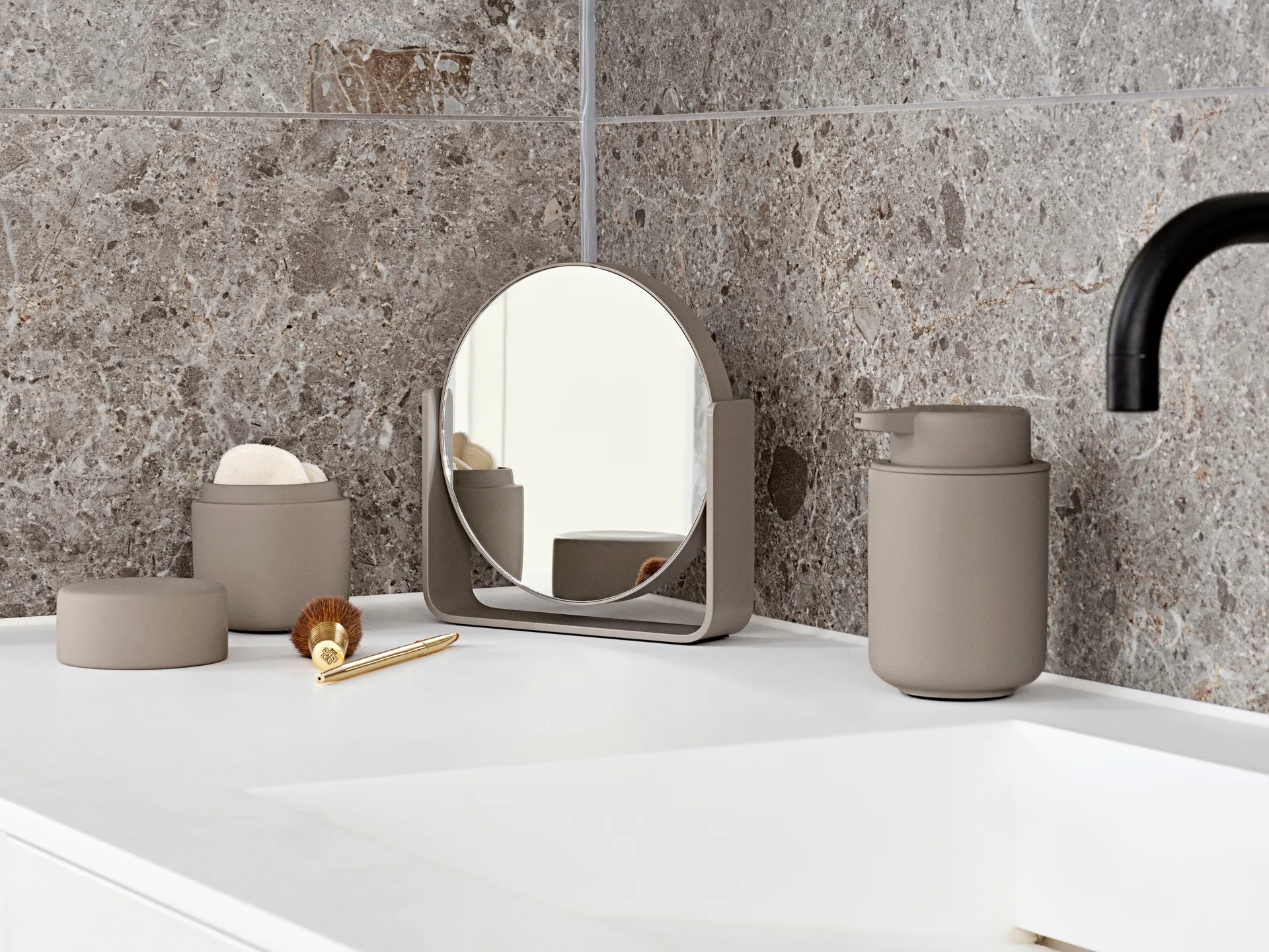 Lustro stołowe z powiększeniem 5x Ume 19x19,5 cm, Taupe Zone Denmark