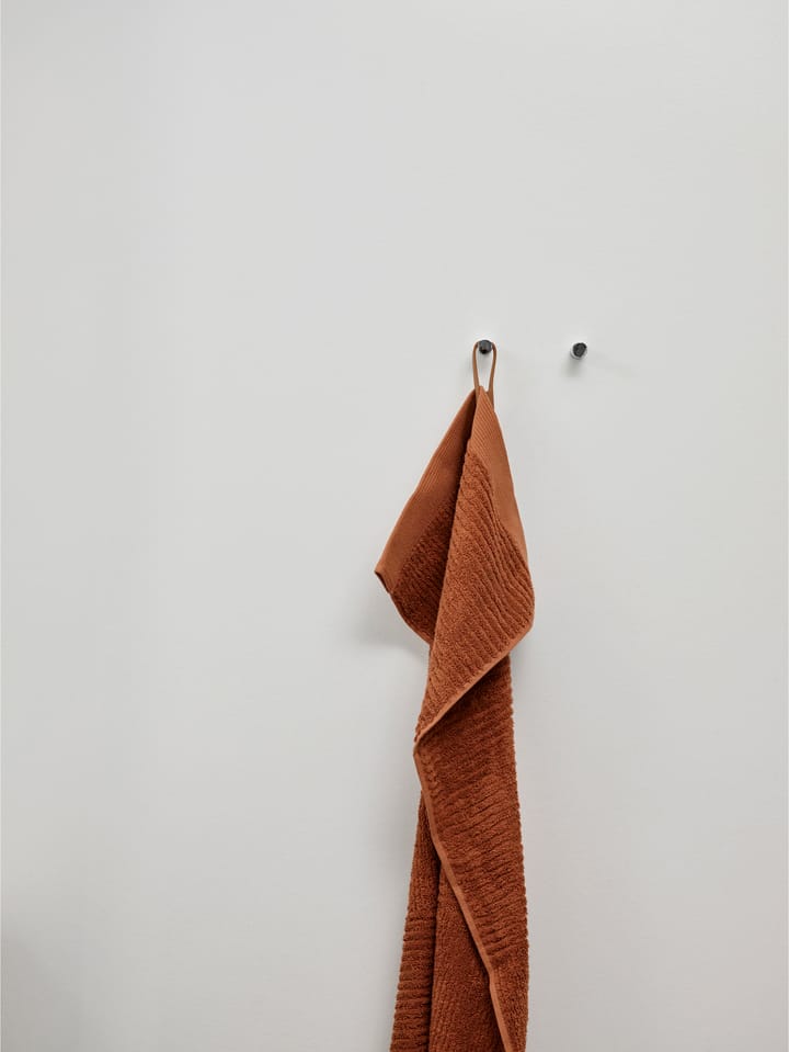 Pasków do ręczników z magnesem Loop, 2 szt. - Terracotta - Zone Denmark