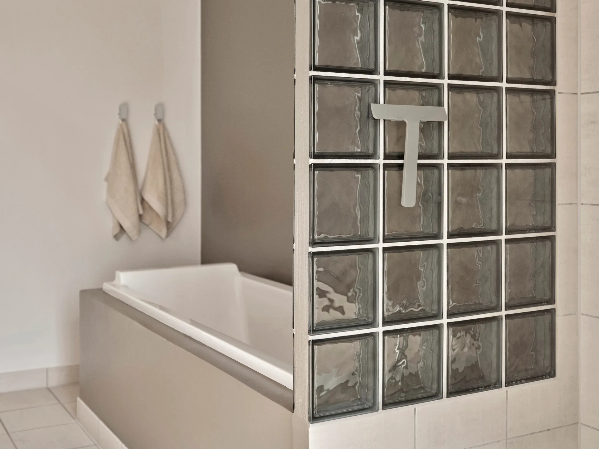 Skrobak do szyb Ume z uchwytem, Eucalyptus Zone Denmark