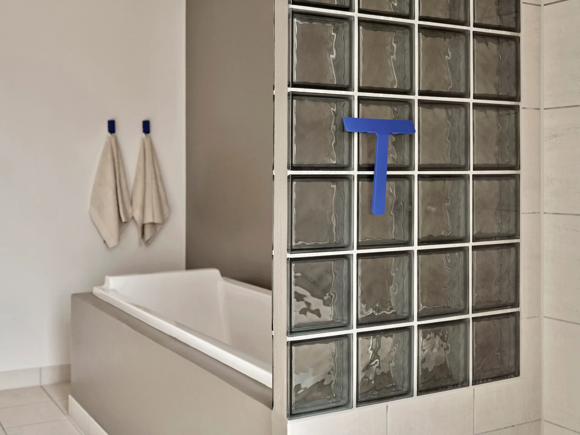 Skrobak do szyb Ume z uchwytem, Indigo Blue Zone Denmark