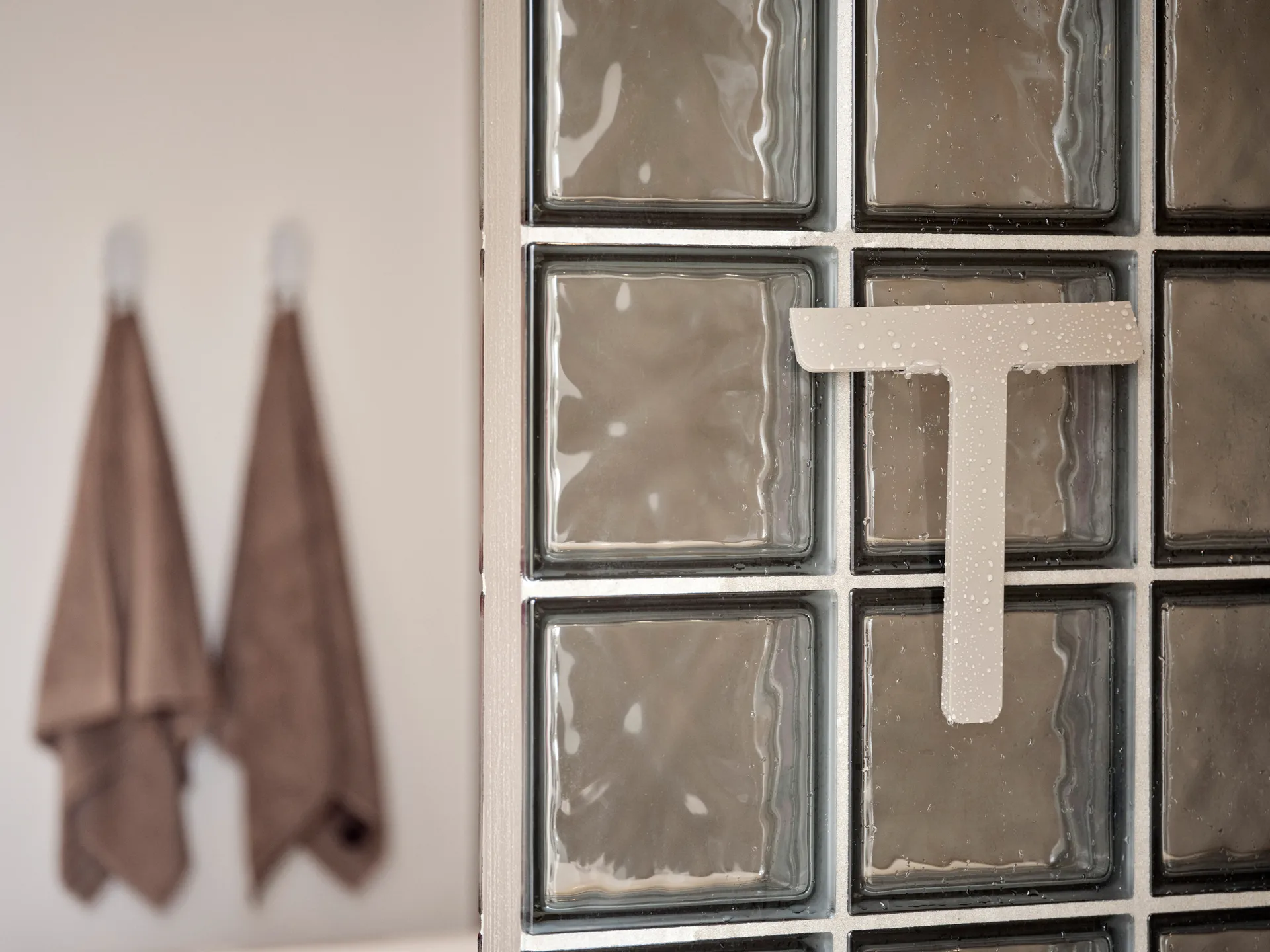 Skrobak do szyb Ume z uchwytem, Taupe Zone Denmark