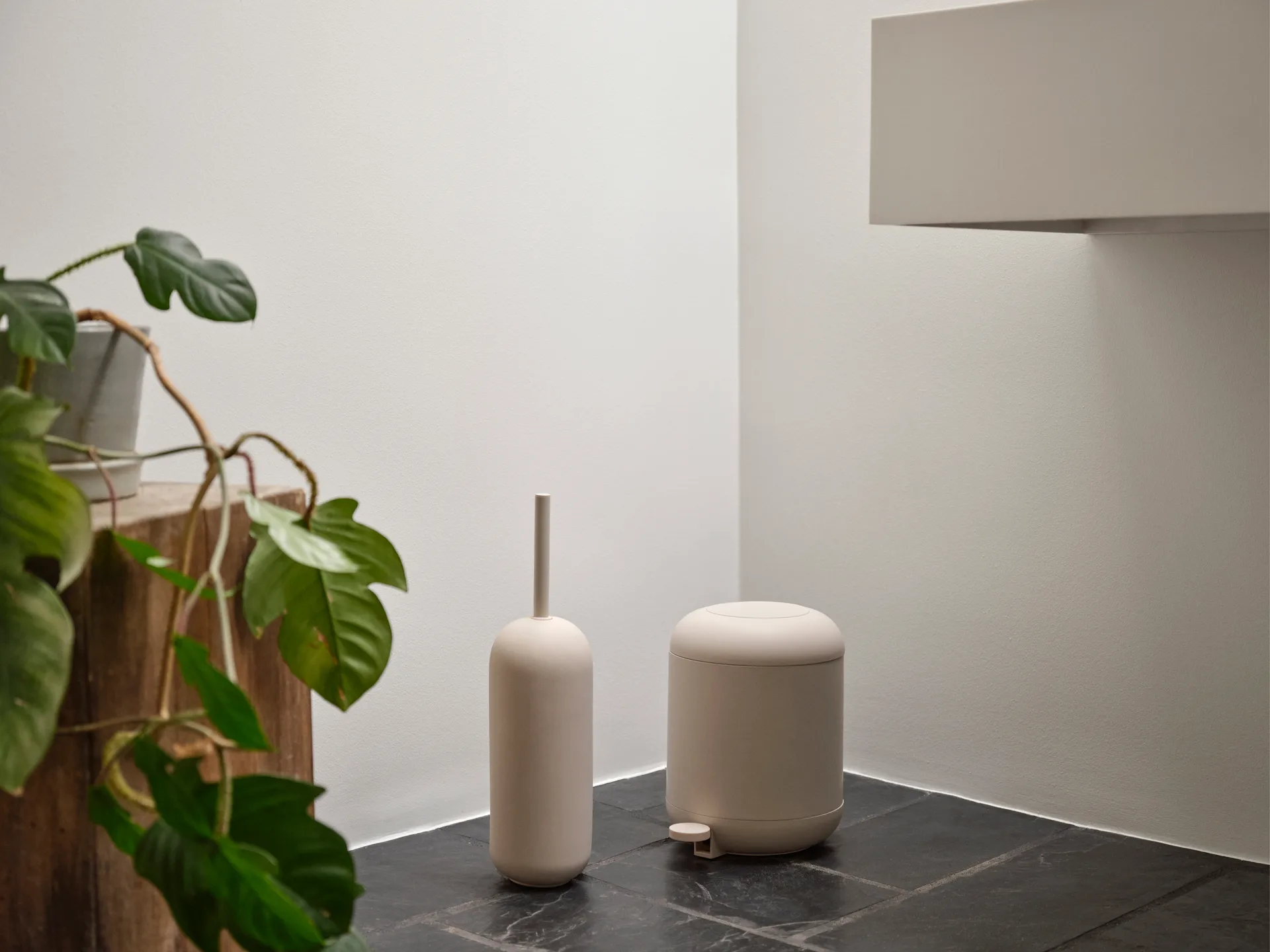 Szczotka do WC Sensu Ø11,8x41 cm, Sand Zone Denmark