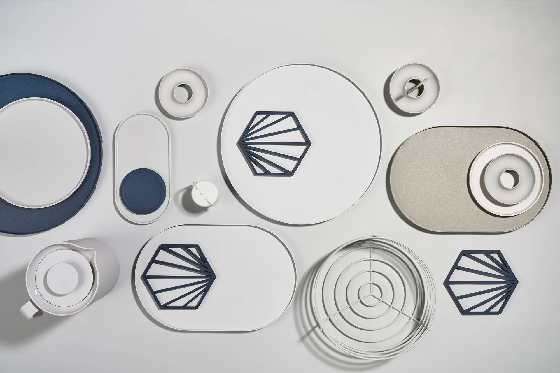 Taca Singles Ø35 cm, Ciepła szarość Zone Denmark