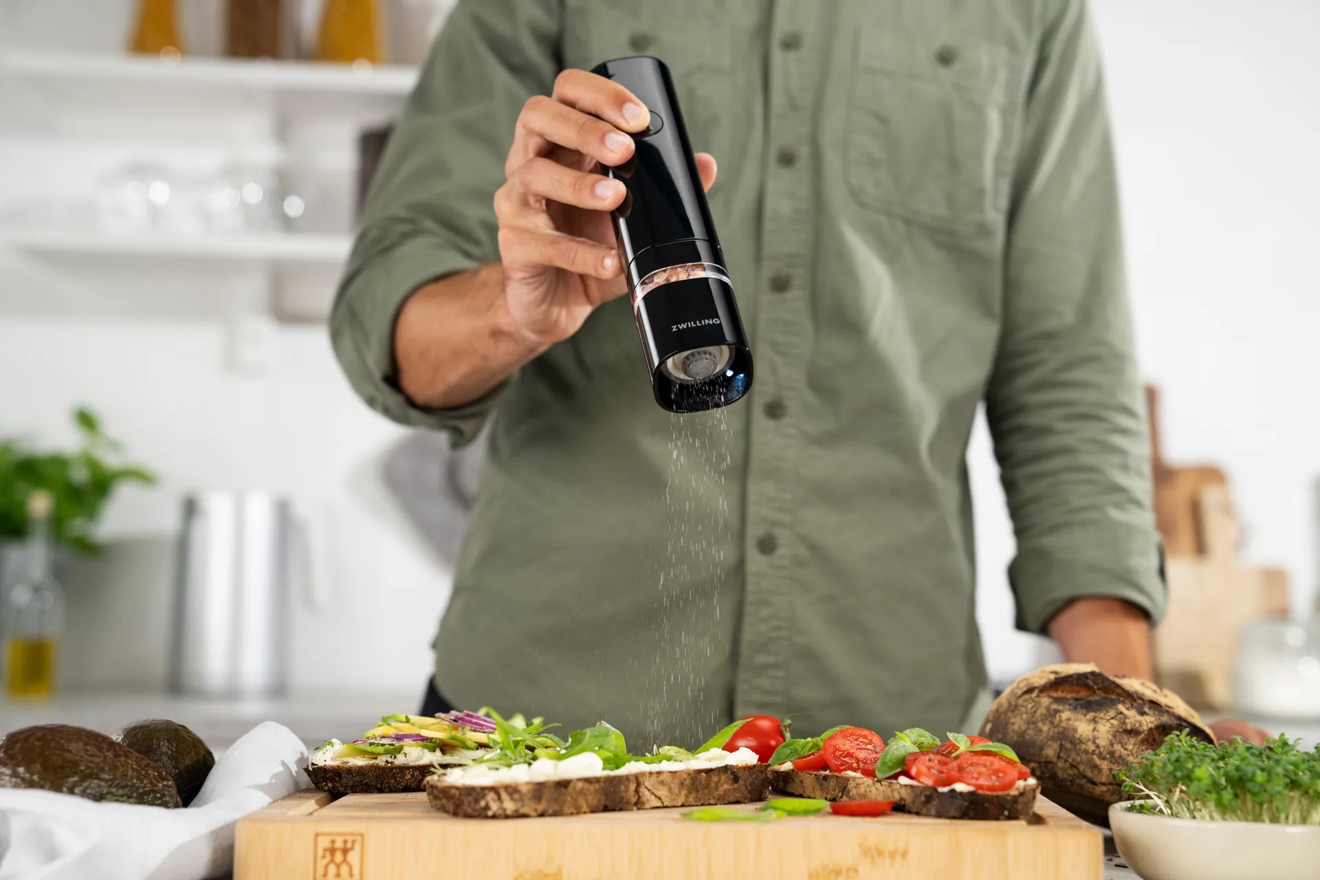 Elektryczny młynek do przypraw Zwilling 22,5 cm, Czarny Zwilling