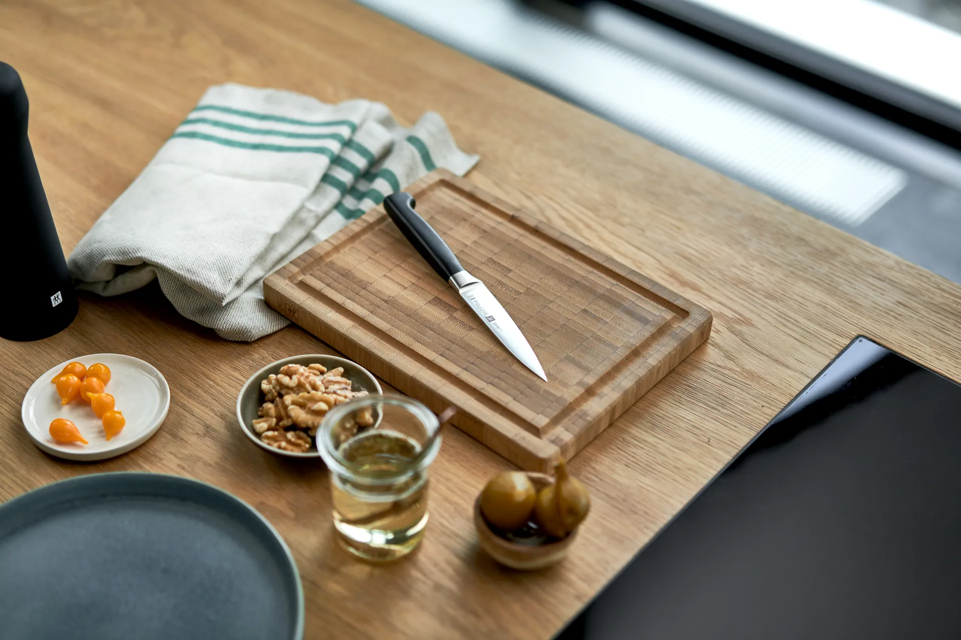 Zwilling Four star nóż do obierania 10 cm, Czarny-nierdzewna stal Zwilling