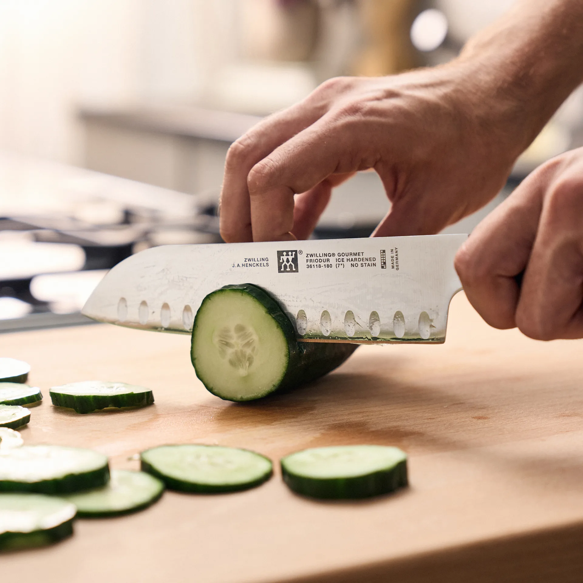 Zwilling Gourmet nóż santoku 18 cm, Czarny-nierdzewna stal Zwilling