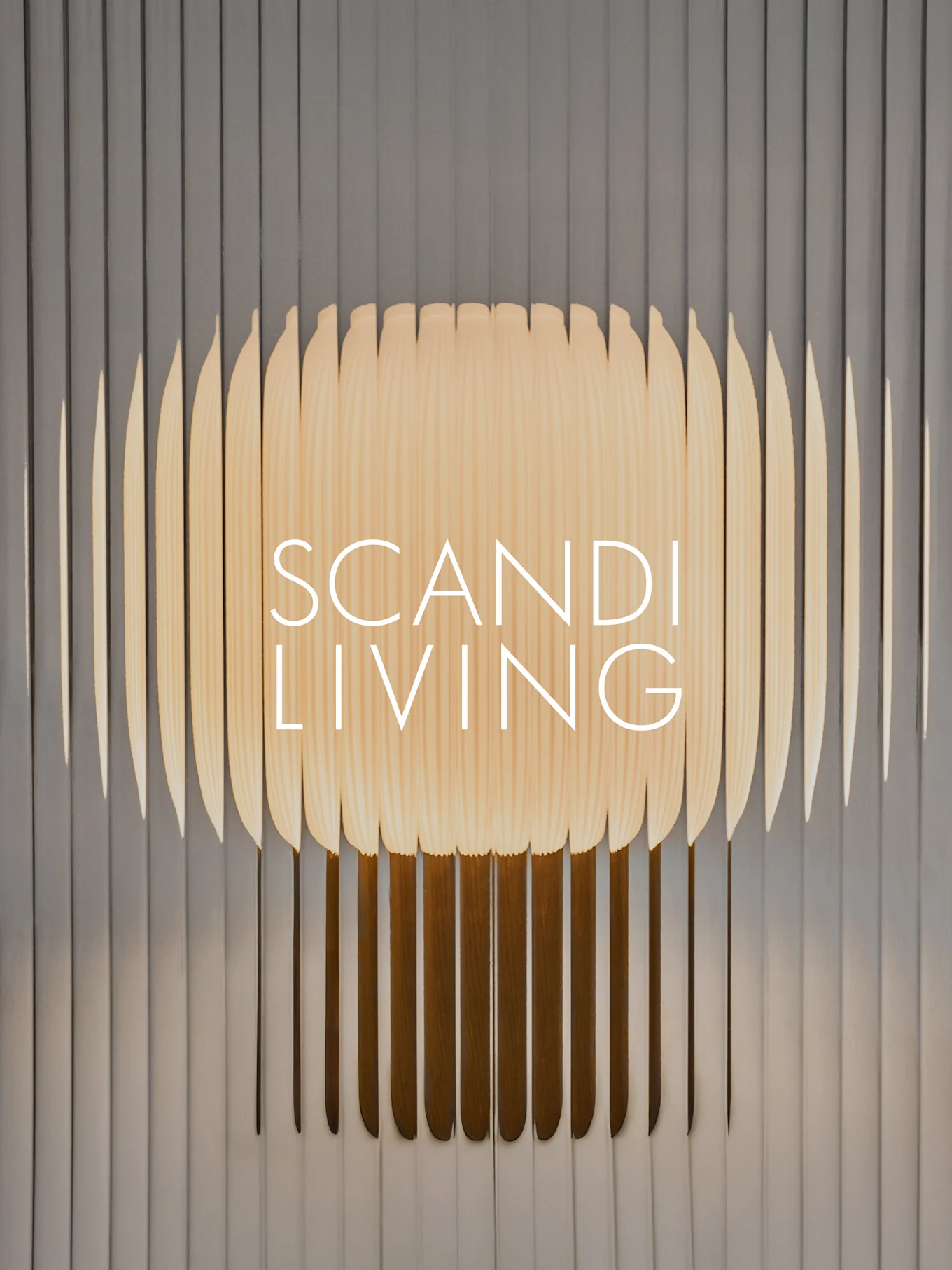 Tekst "SCANDI LIVING" na jasnej, drewnianej sztuce ściennej z listew o falistym wzorze na tle szarej, prążkowanej ściany.